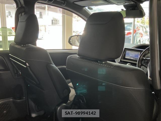 Toyota VOXY 2019-09 6615546-29