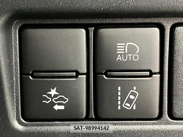 Toyota VOXY 2019-09 6615546-6