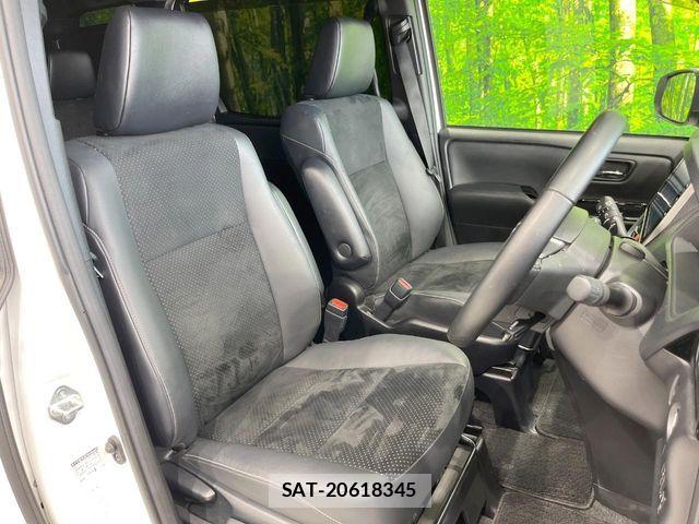 Toyota VOXY 2021-05 6615561-7