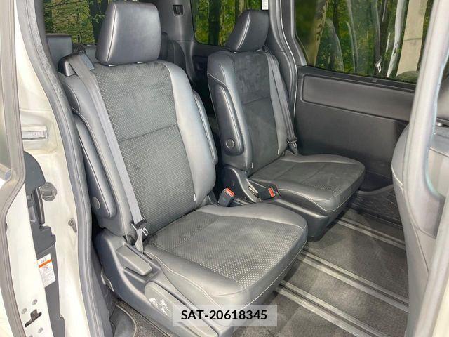 Toyota VOXY 2021-05 6615561-8