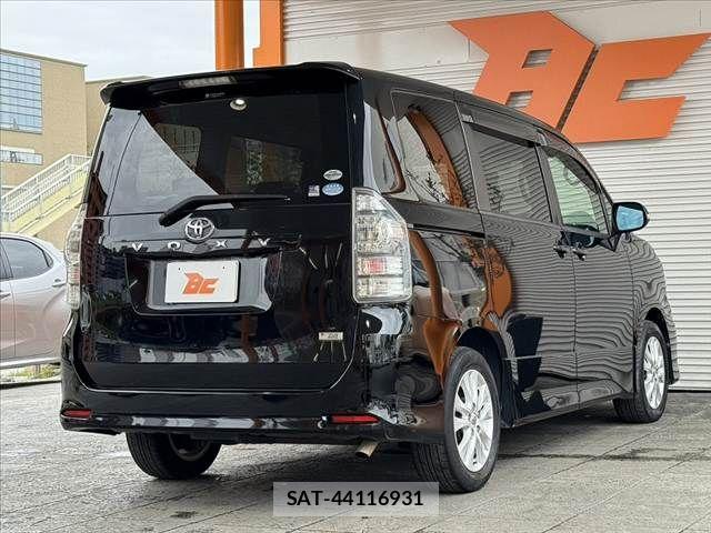 Toyota VOXY 2010-10 6615614-12