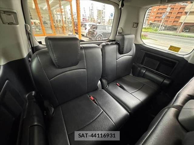 Toyota VOXY 2010-10 6615614-17