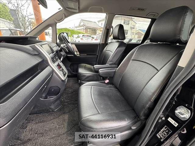 Toyota VOXY 2010-10 6615614-18