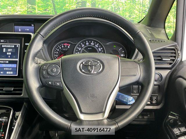 Toyota VOXY 2021-02 6615559-10
