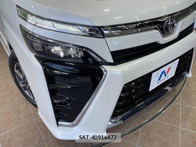 Toyota VOXY 2021-02 6615559-11