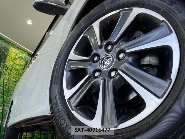 Toyota VOXY 2021-02 6615559-12