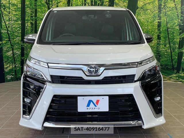 Toyota VOXY 2021-02 6615559-13