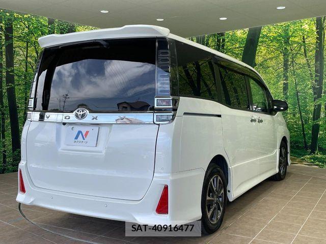 Toyota VOXY 2021-02 6615559-16