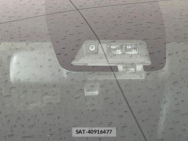 Toyota VOXY 2021-02 6615559-4