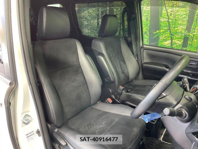 Toyota VOXY 2021-02 6615559-7
