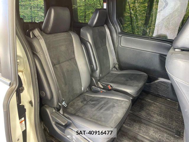 Toyota VOXY 2021-02 6615559-8