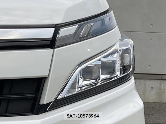 Toyota VOXY 2017-11 6615580-10