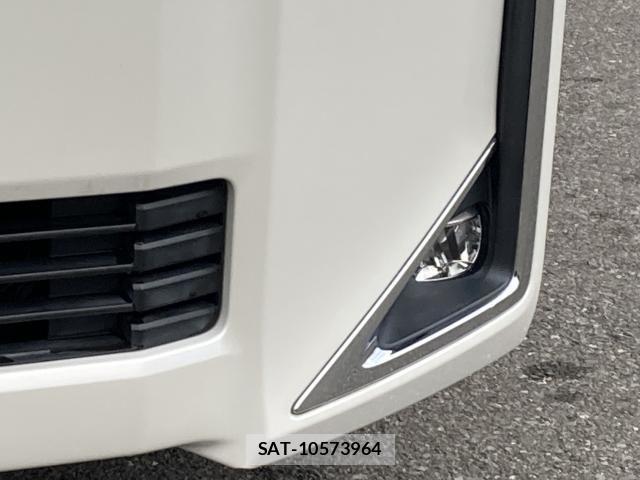 Toyota VOXY 2017-11 6615580-11