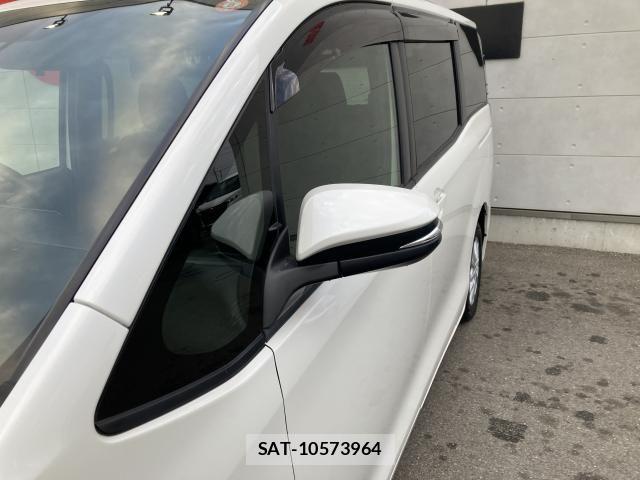 Toyota VOXY 2017-11 6615580-12