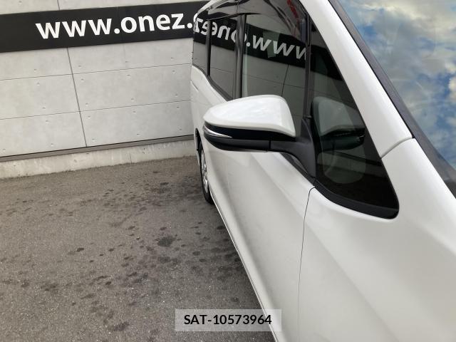 Toyota VOXY 2017-11 6615580-13
