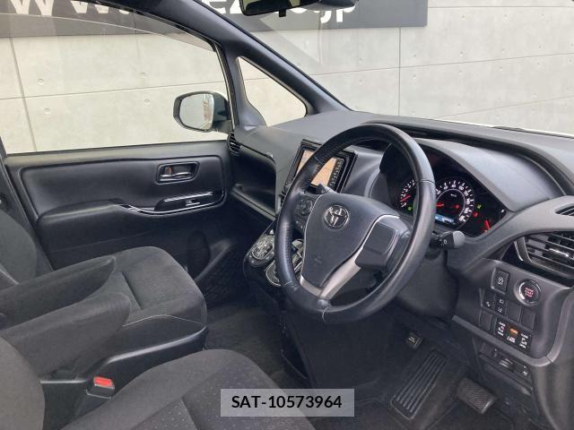 Toyota VOXY 2017-11 6615580-20