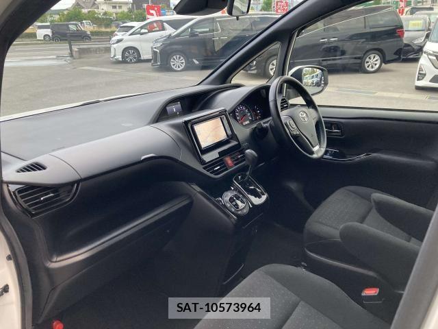 Toyota VOXY 2017-11 6615580-24
