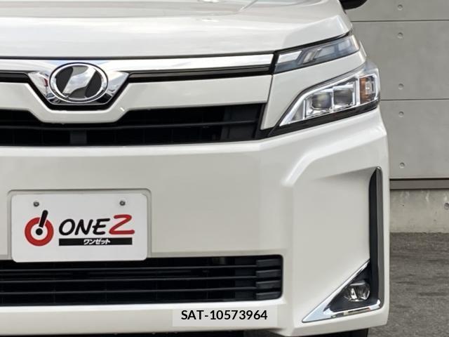 Toyota VOXY 2017-11 6615580-7