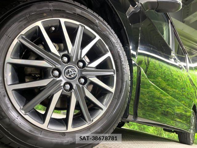 Toyota VOXY 2017-06 6615582-13