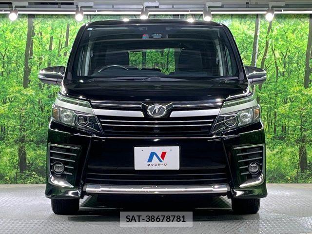 Toyota VOXY 2017-06 6615582-14