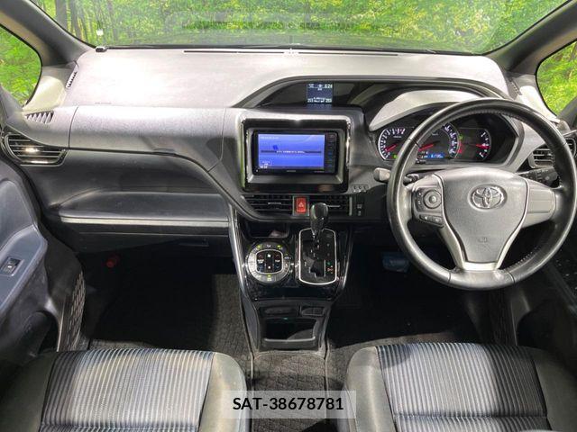 Toyota VOXY 2017-06 6615582-1