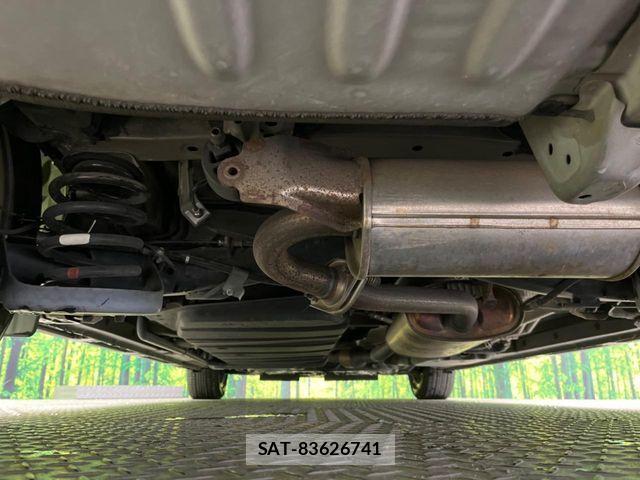 Toyota VOXY 2017-07 6615576-18