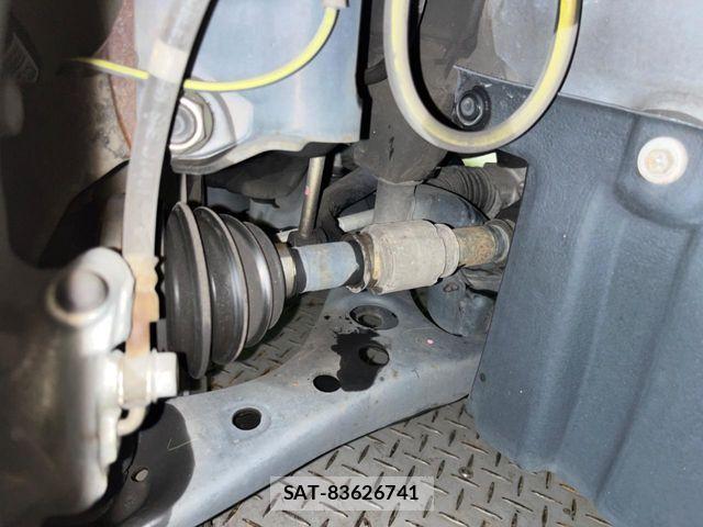 Toyota VOXY 2017-07 6615576-19