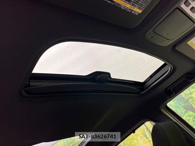 Toyota VOXY 2017-07 6615576-2
