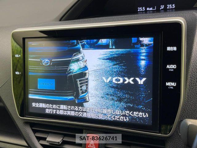 Toyota VOXY 2017-07 6615576-4