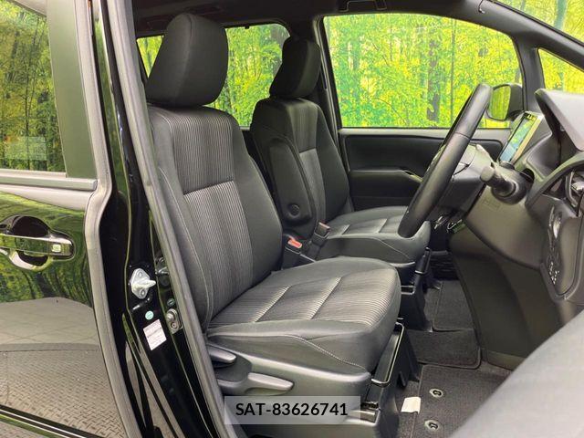 Toyota VOXY 2017-07 6615576-6