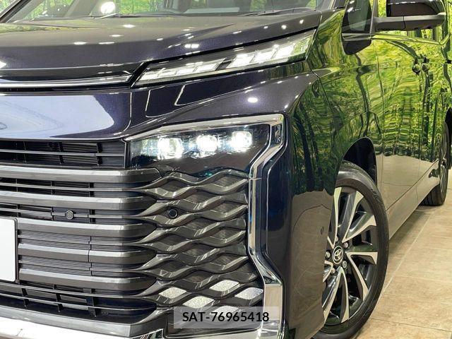 Toyota VOXY 2023-06 6615550-12