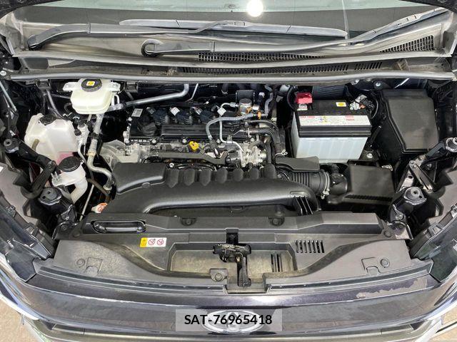 Toyota VOXY 2023-06 6615550-18