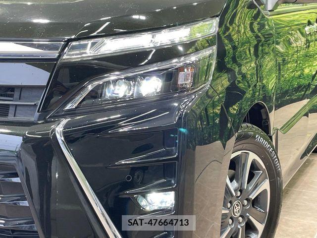 Toyota VOXY 2021-01 6615558-12