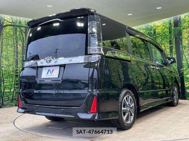 Toyota VOXY 2021-01 6615558-17