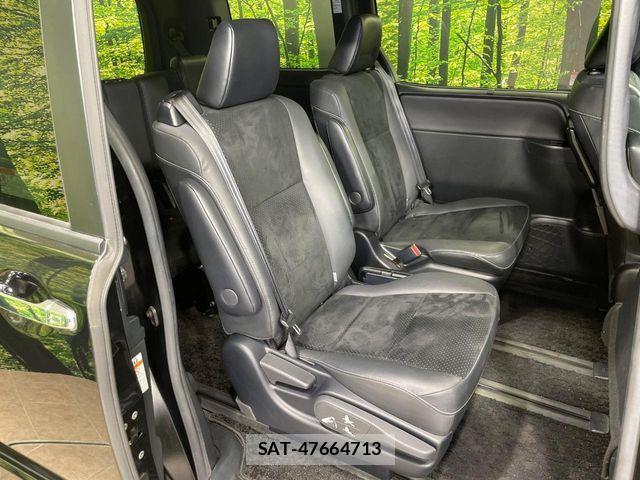 Toyota VOXY 2021-01 6615558-8