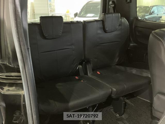 Toyota VOXY 2017-12 6615565-10