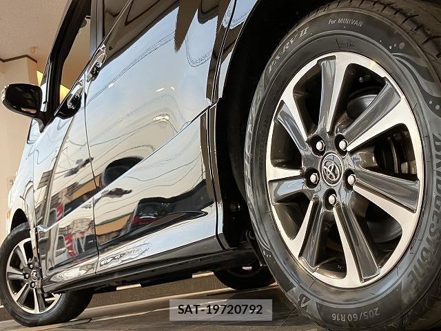 Toyota VOXY 2017-12 6615565-12