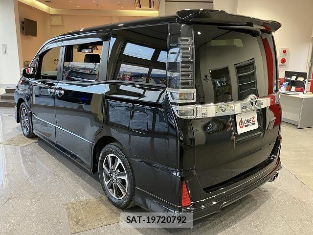Toyota VOXY 2017-12 6615565-20