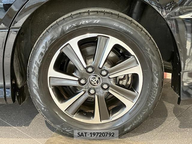 Toyota VOXY 2017-12 6615565-22