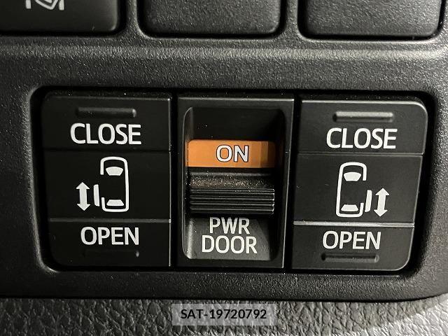 Toyota VOXY 2017-12 6615565-5