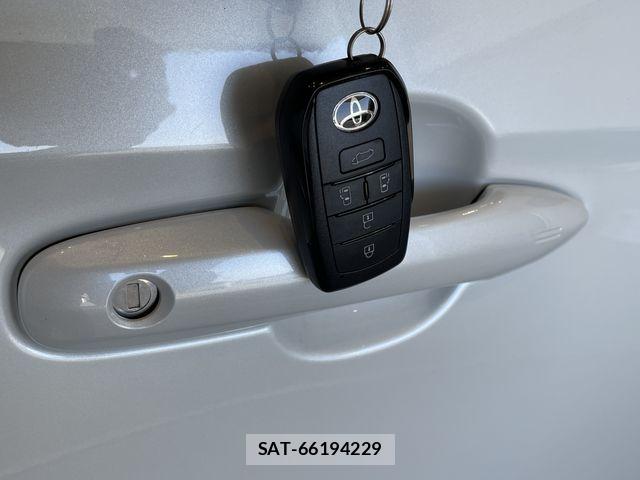 Toyota VOXY 2026-04 6615545-10
