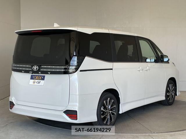 Toyota VOXY 2026-04 6615545-1