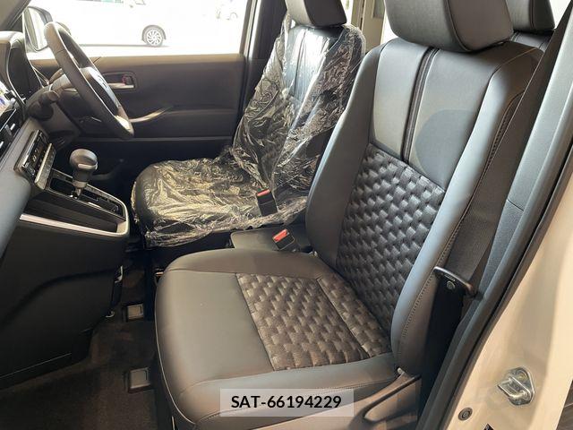 Toyota VOXY 2026-04 6615545-25
