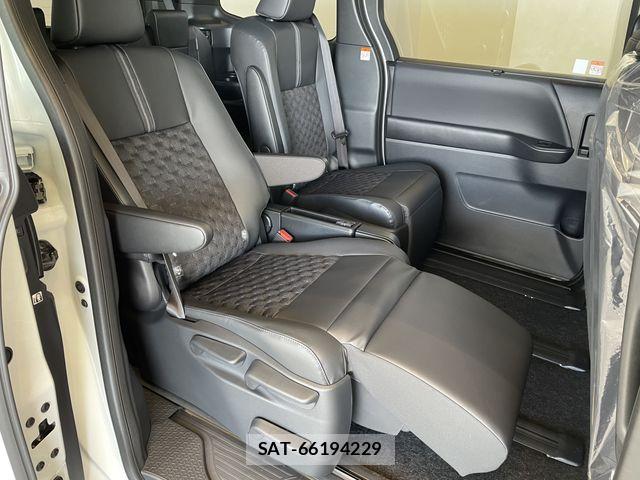Toyota VOXY 2026-04 6615545-26