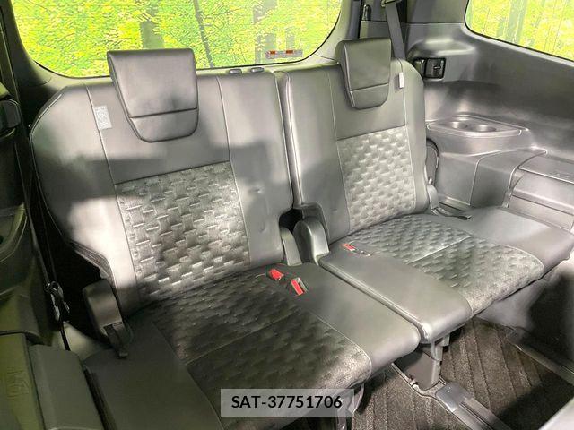 Toyota VOXY 2023-10 6615552-10