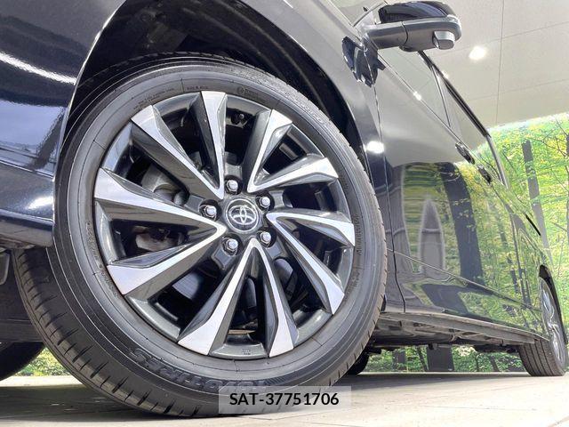 Toyota VOXY 2023-10 6615552-13