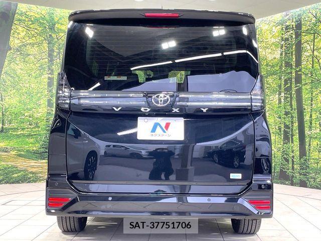 Toyota VOXY 2023-10 6615552-16