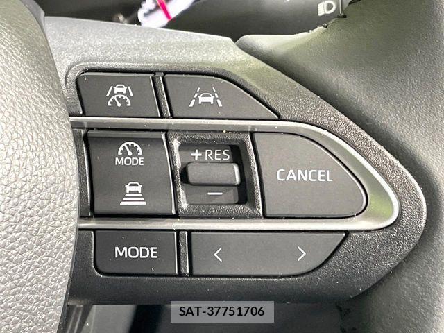 Toyota VOXY 2023-10 6615552-3