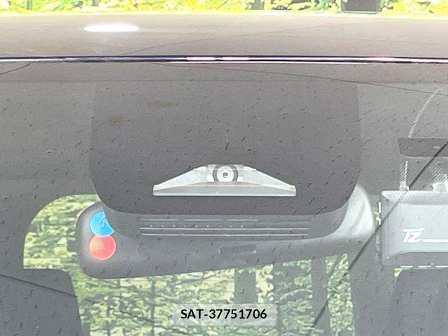 Toyota VOXY 2023-10 6615552-6