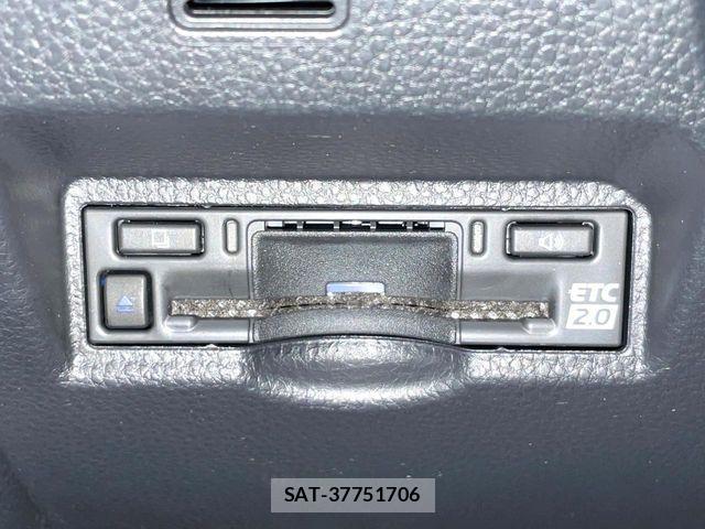 Toyota VOXY 2023-10 6615552-7